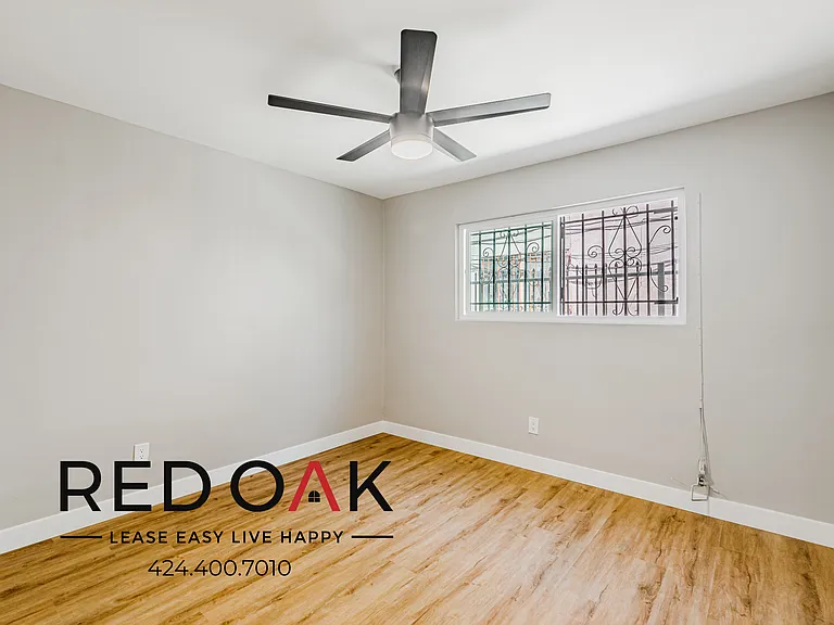 921 W 82nd St #2 — Photo 6