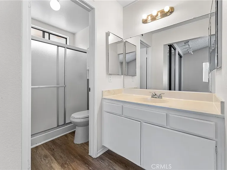 1232 Kings Rd — Photo 11