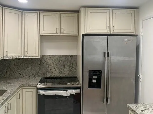 901 NE 14th Ave, Hallandale Beach, FL