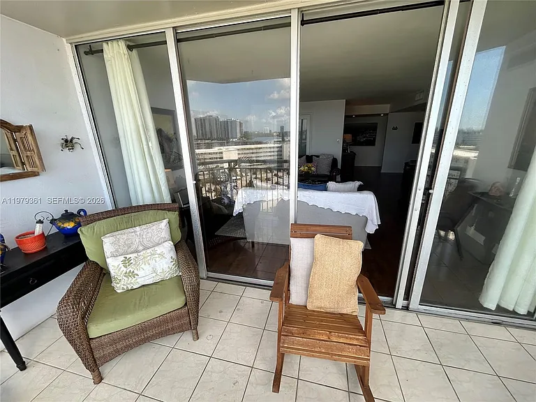 18031 Biscayne Blvd #904 — Photo 20