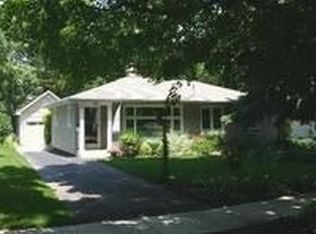 907 E Evergreen St, Wheaton, IL 60187