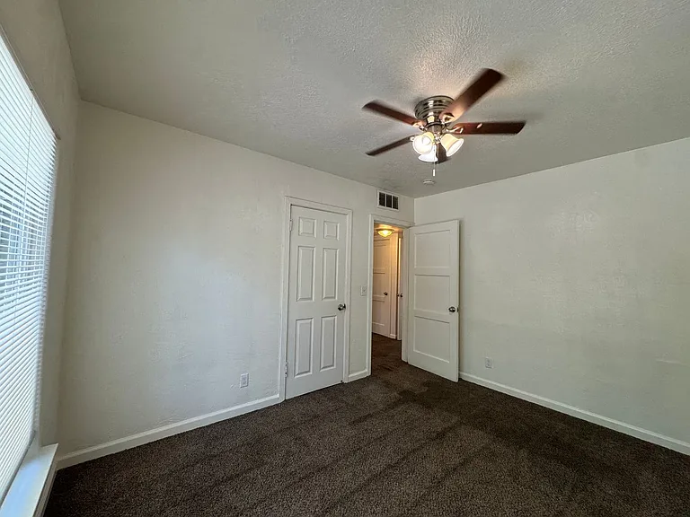 3452 - 3458 E. Clinton Ave Fresno — Photo 11