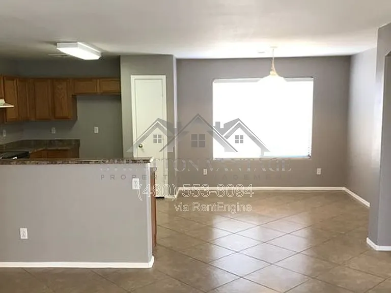 1101 E Elm Rd — Photo 14