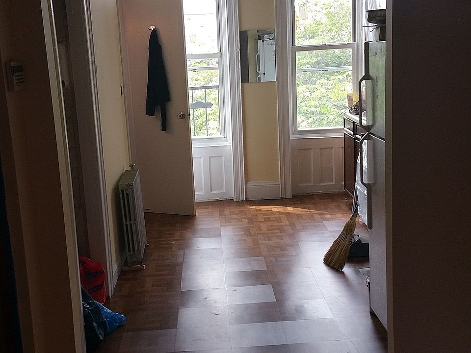2nd image of 2057 Gates Ave APT 3R