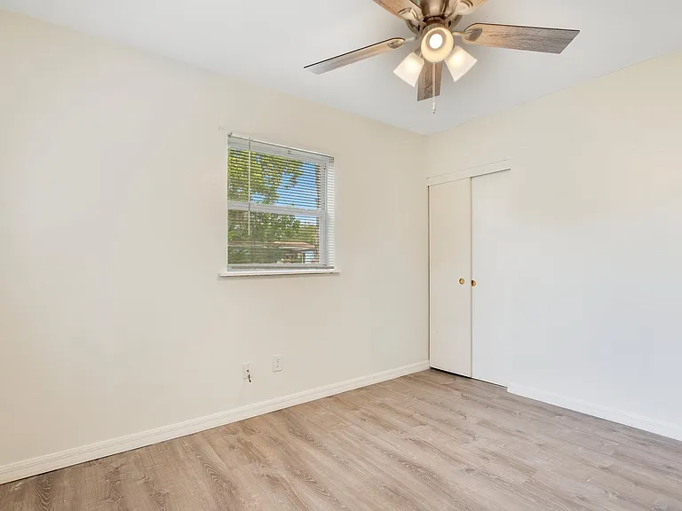 113 Kendra Ave — Photo 13