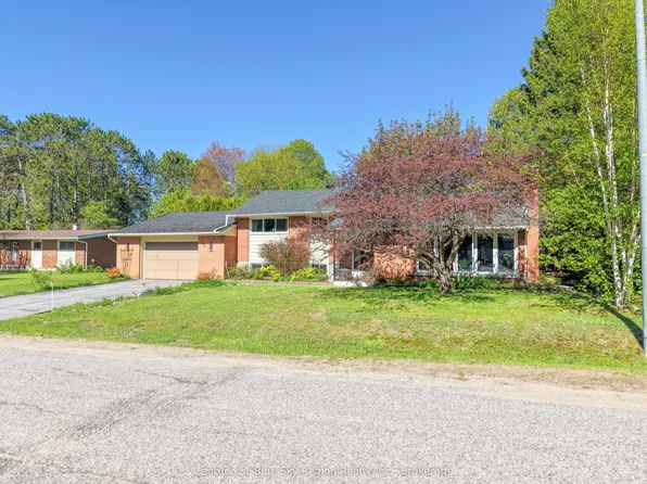 592 Birchwood Rd, North Bay, ON P1B 4T3