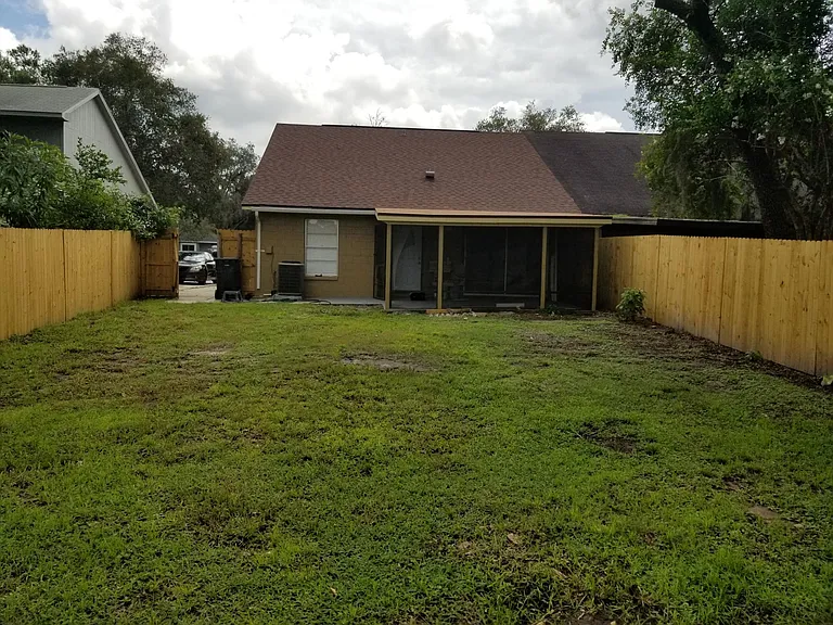 3320 Laurel Dale Dr — Photo 17