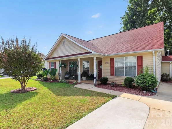 5906 Country Walk Dr, Charlotte, NC 28212