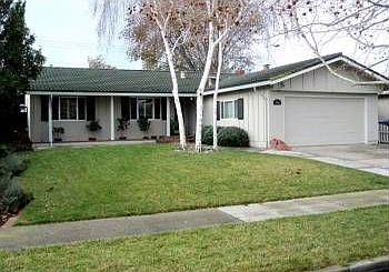 1st image of 2841 Aragon Way