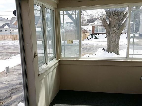 2nd image of 165 Harold St