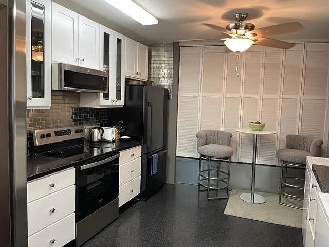 Kitchen refrig/freezer, range, hood and microwave