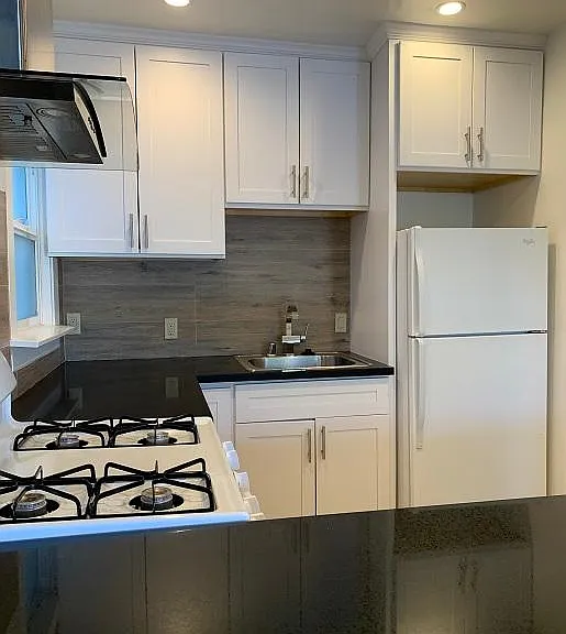 1221 Capuchino Ave #D — Photo 6