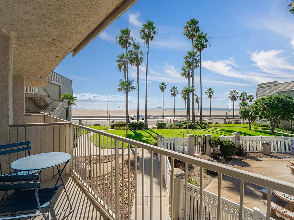 333 E Surfside Dr