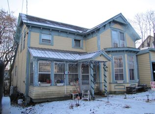 34 Saunders St, Whitehall, NY 12887