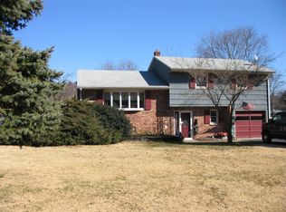 13 W Saddle River Rd, Waldwick, NJ 07463