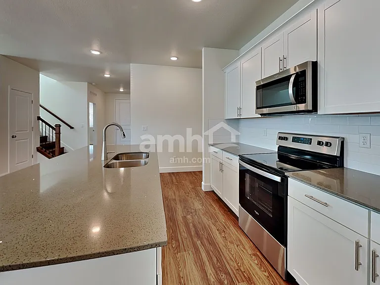 2705 W 3290 S — Photo 4