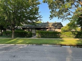 1823 Bradford Rd, Birmingham, MI 48009
