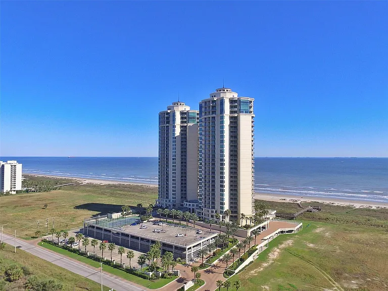 801 E Beach Dr #TW2704 — Photo 1