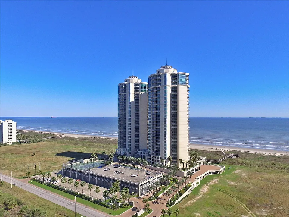 801 E Beach Dr #TW2704