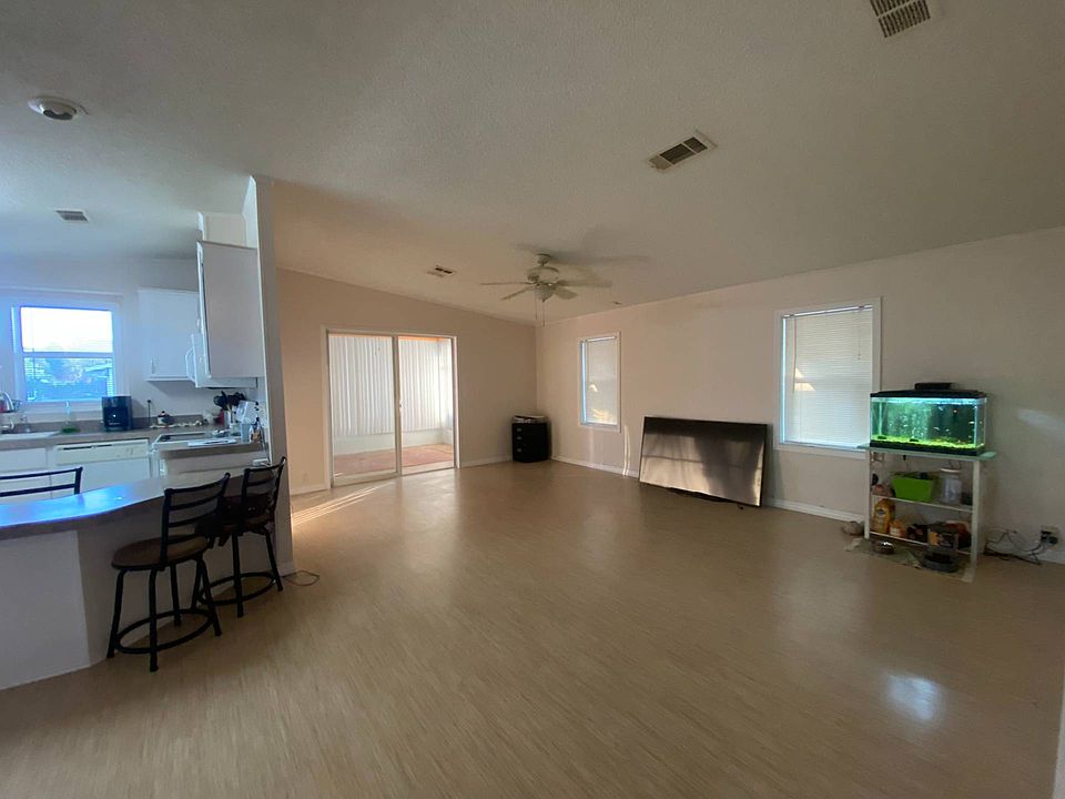 1st image of 1001 SE Lillian St #437