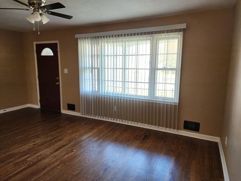 4306 Shady Villa Dr — Photo 32