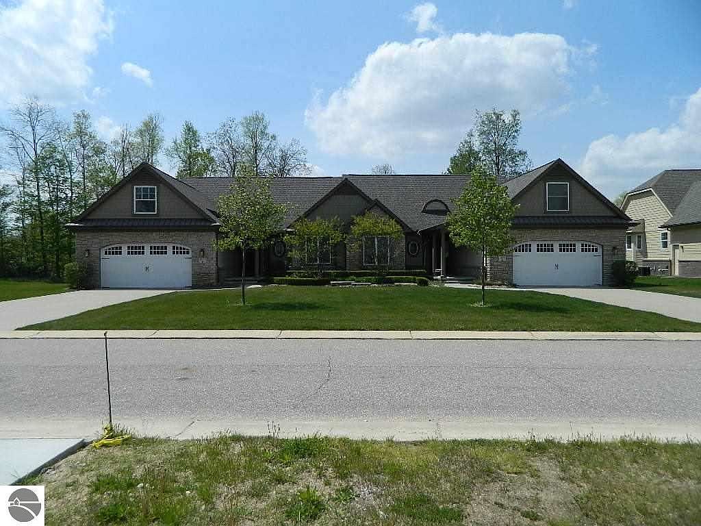 12164 Tullymore Dr, Stanwood, MI 49346 Zillow