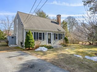 172 Skunknet Rd, Barnstable, MA 02630
