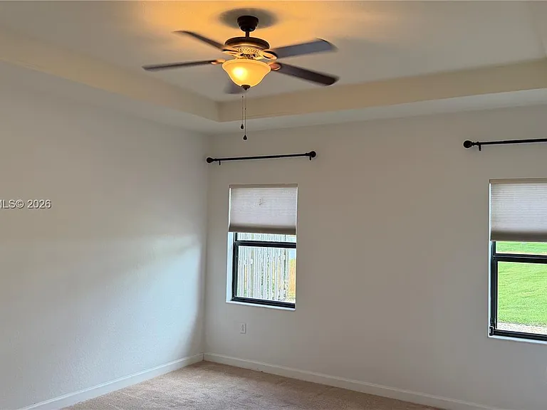 737 SE 37th Pl — Photo 24