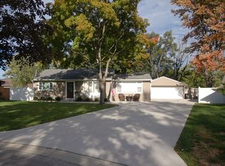 3102 Dove Ct, Wheeling, IL