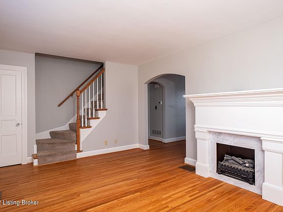 5th image of 2909 Dartmouth Ave
