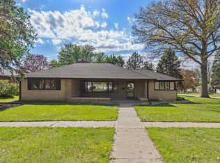 1191 N 6th St, David City, NE 68632