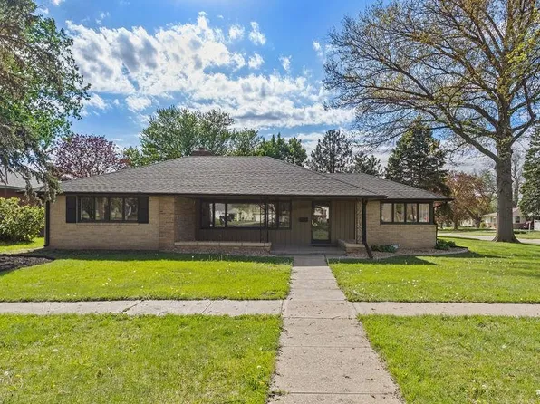 1191 N 6th St, David City, NE 68632