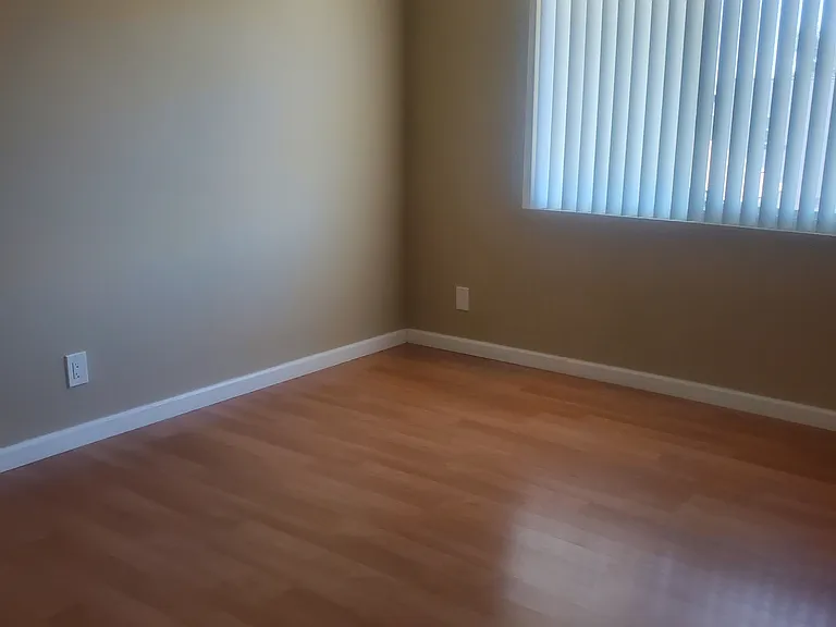 1250 Hillandale Ave — Photo 5