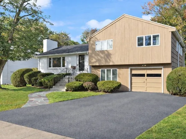 19 Selwyn Rd, Newton, MA 02461