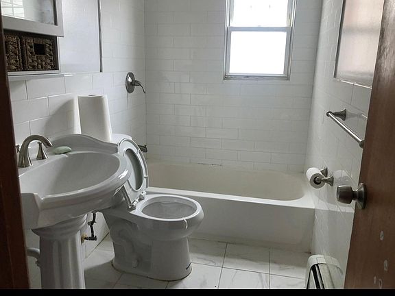 4th image of 11241 178th St