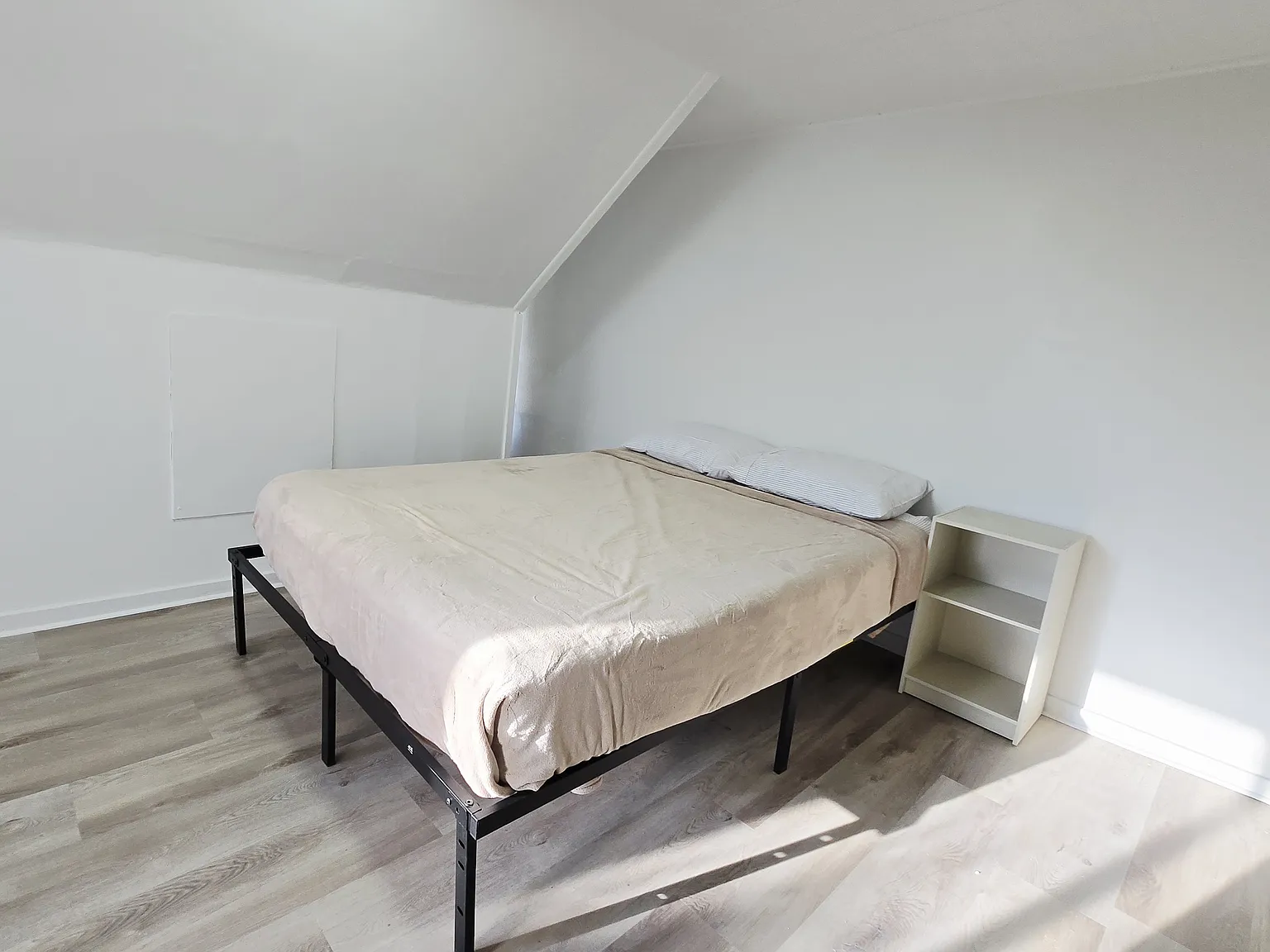 2 bed, 850 sqft, $1,499 — Photo 3