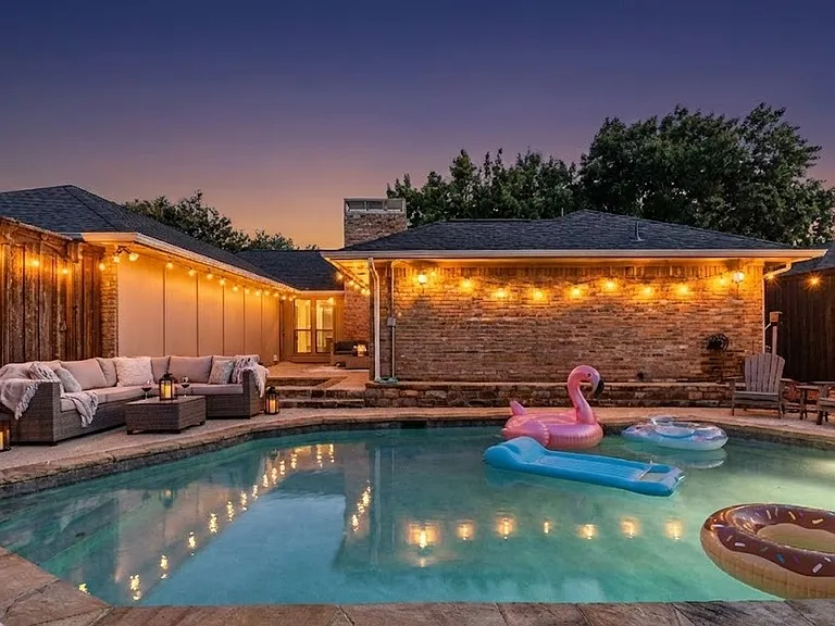 803 Rush Creek Dr — Photo 1