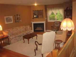 8 Mayflower Ln, Salem, MA 01970