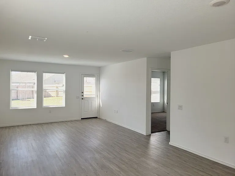 10107 Kersey Ml — Photo 2
