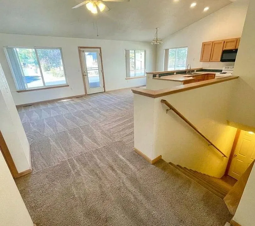 421 Radiant Dr