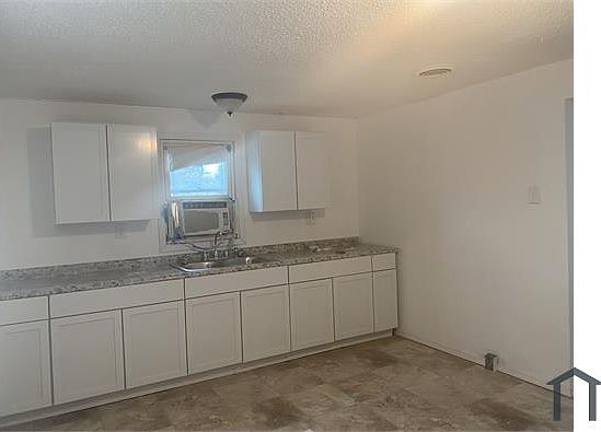 1st image of 900 Gross Ave