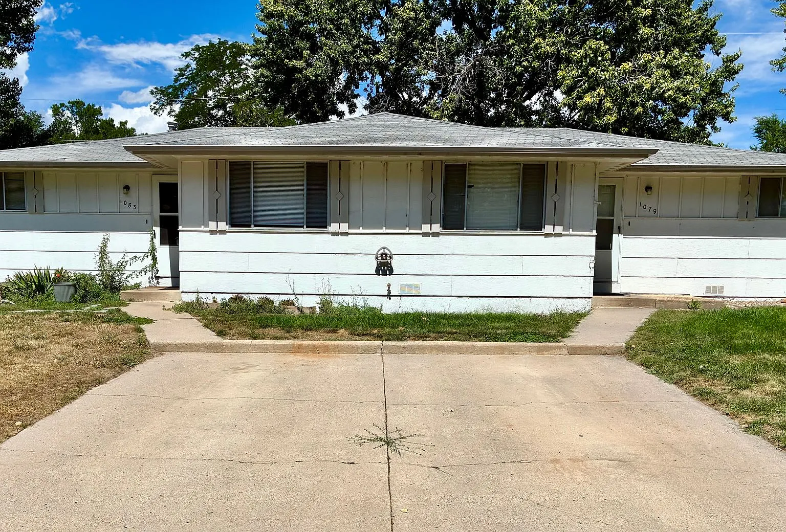 1079-1083 Winona Drive — Photo 3