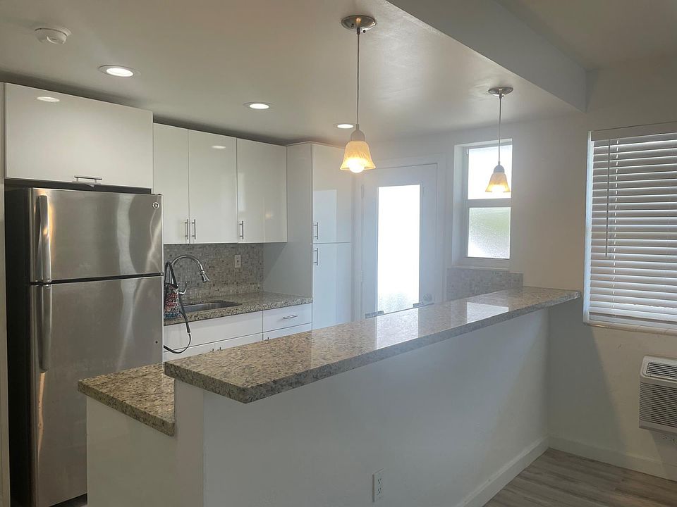 1st image of 1445 West Ave APT 4