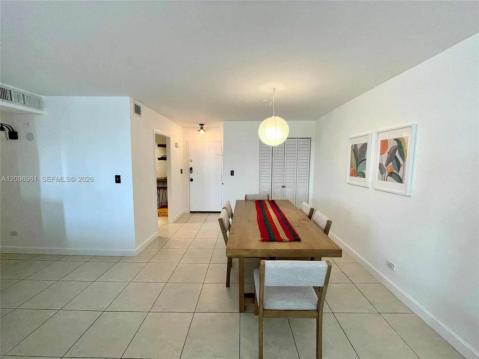 The Belmont Condo — Photo 4