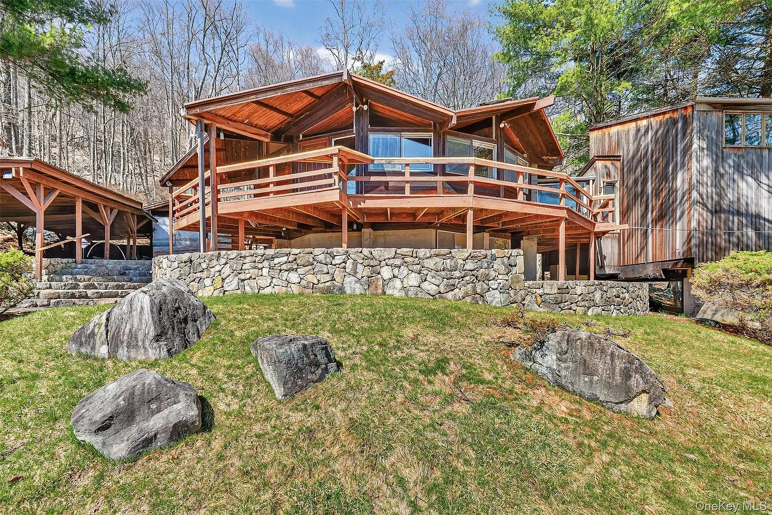 29 Lakeview Drive photo 1