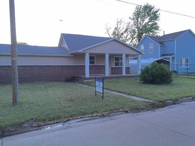 1st image of 1628 N Lincoln St