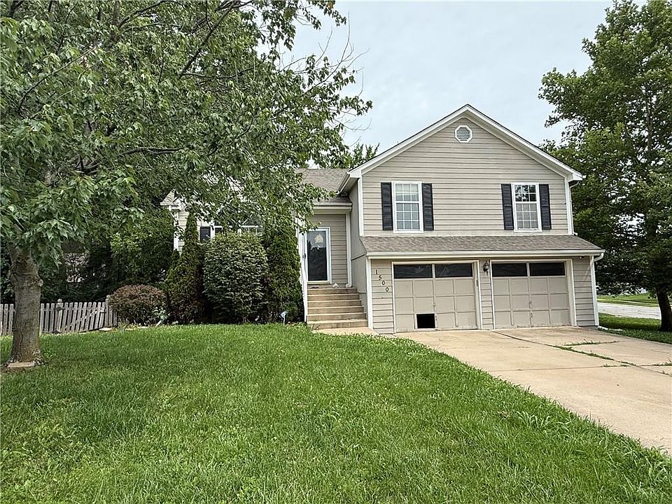 1st image of 1500 NE Bronze Dr