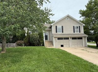 1500 NE Bronze Dr, Lees Summit, MO 64086