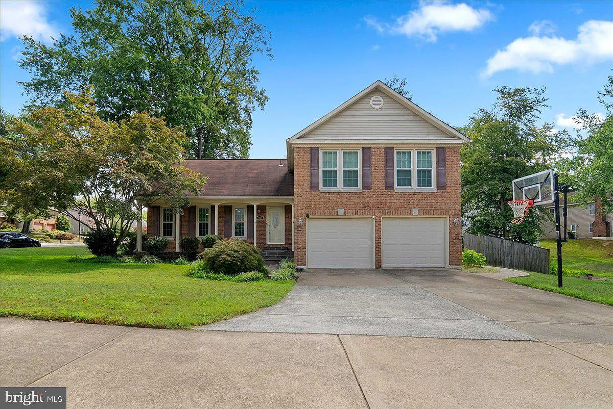 4 bed, 6.0 bath, 2462 sqft, $4,400 — Photo 1