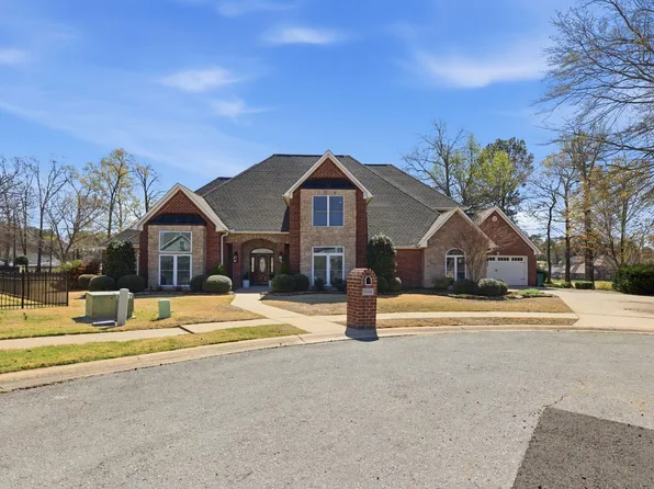 5006 Colonial Ct, Benton, AR 72019